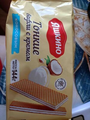Thin wafers with coconut cream.