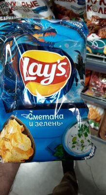 Chips with sour cream and herbs flavour